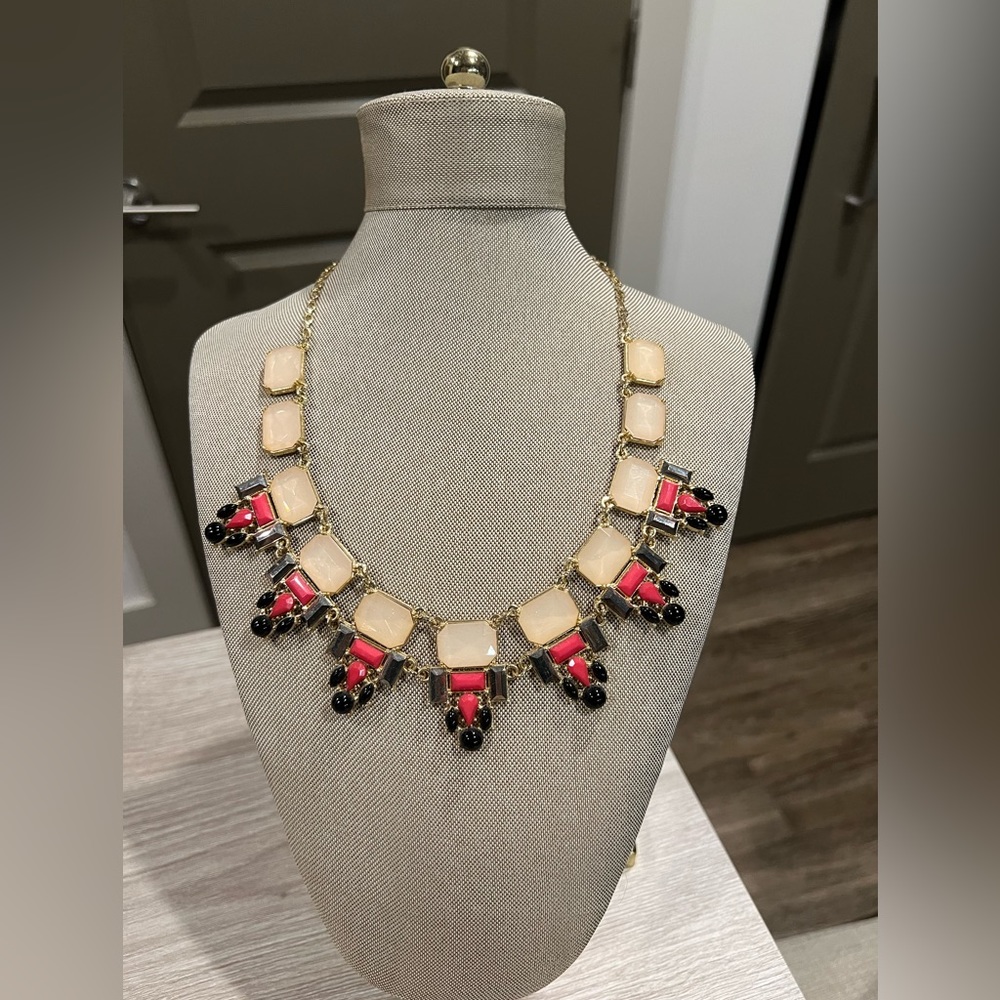 New York & Company statement necklace